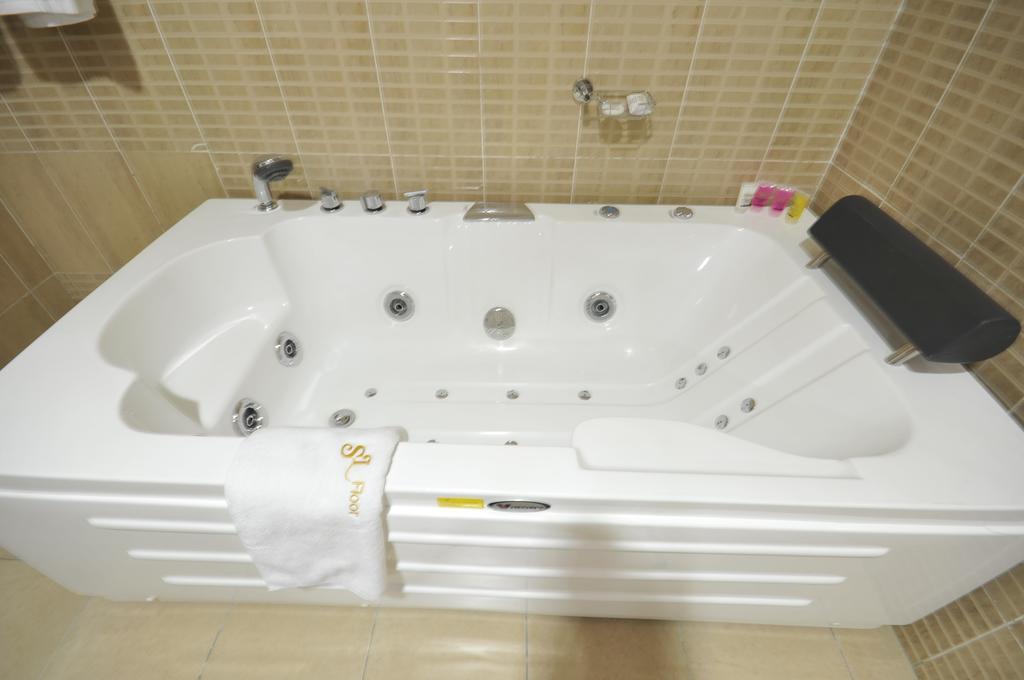 Sheer Luxury Apartments And Suites Abuja Esterno foto