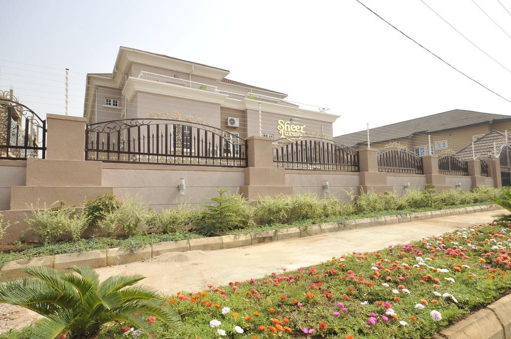 Sheer Luxury Apartments And Suites Abuja Esterno foto