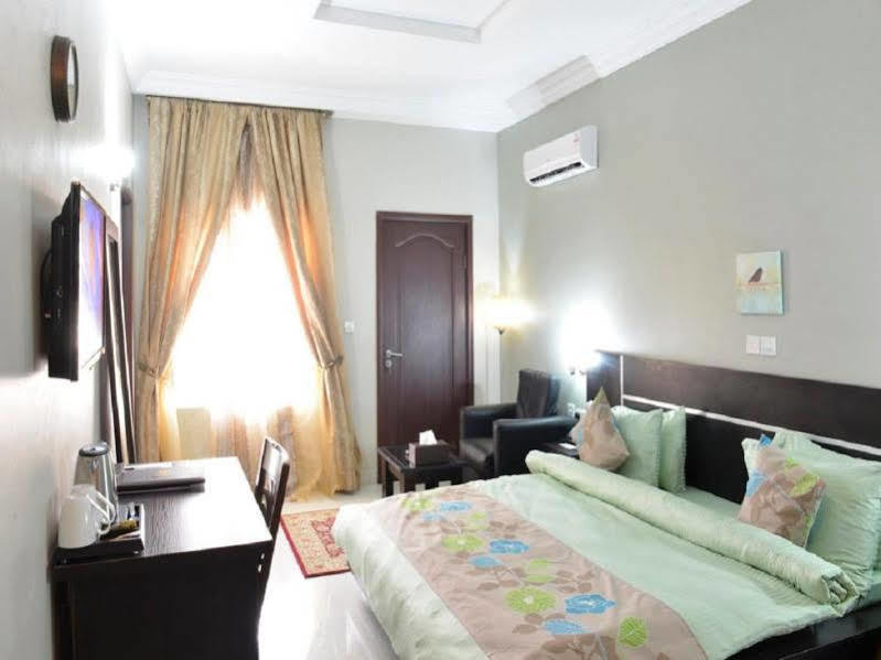 Sheer Luxury Apartments And Suites Abuja Esterno foto