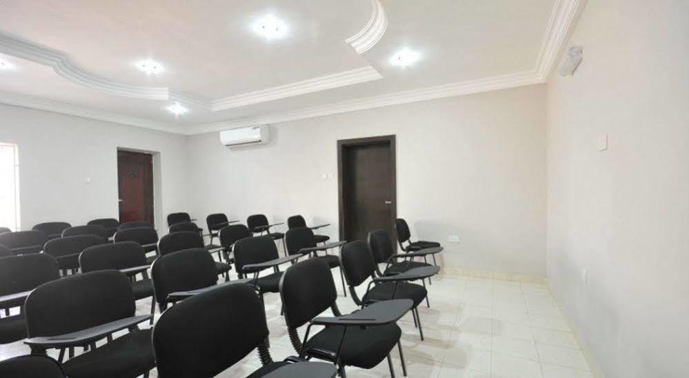 Sheer Luxury Apartments And Suites Abuja Esterno foto
