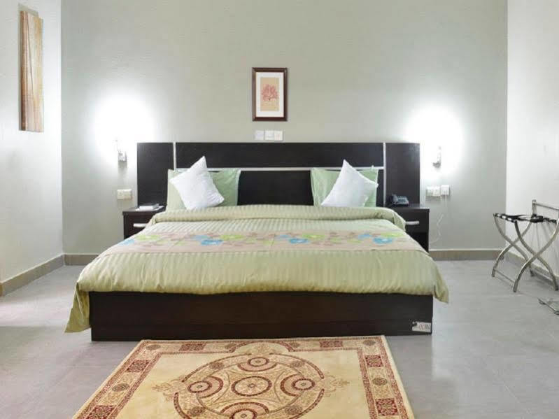 Sheer Luxury Apartments And Suites Abuja Esterno foto