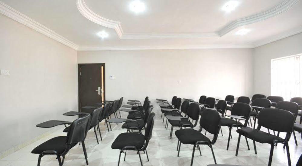 Sheer Luxury Apartments And Suites Abuja Esterno foto