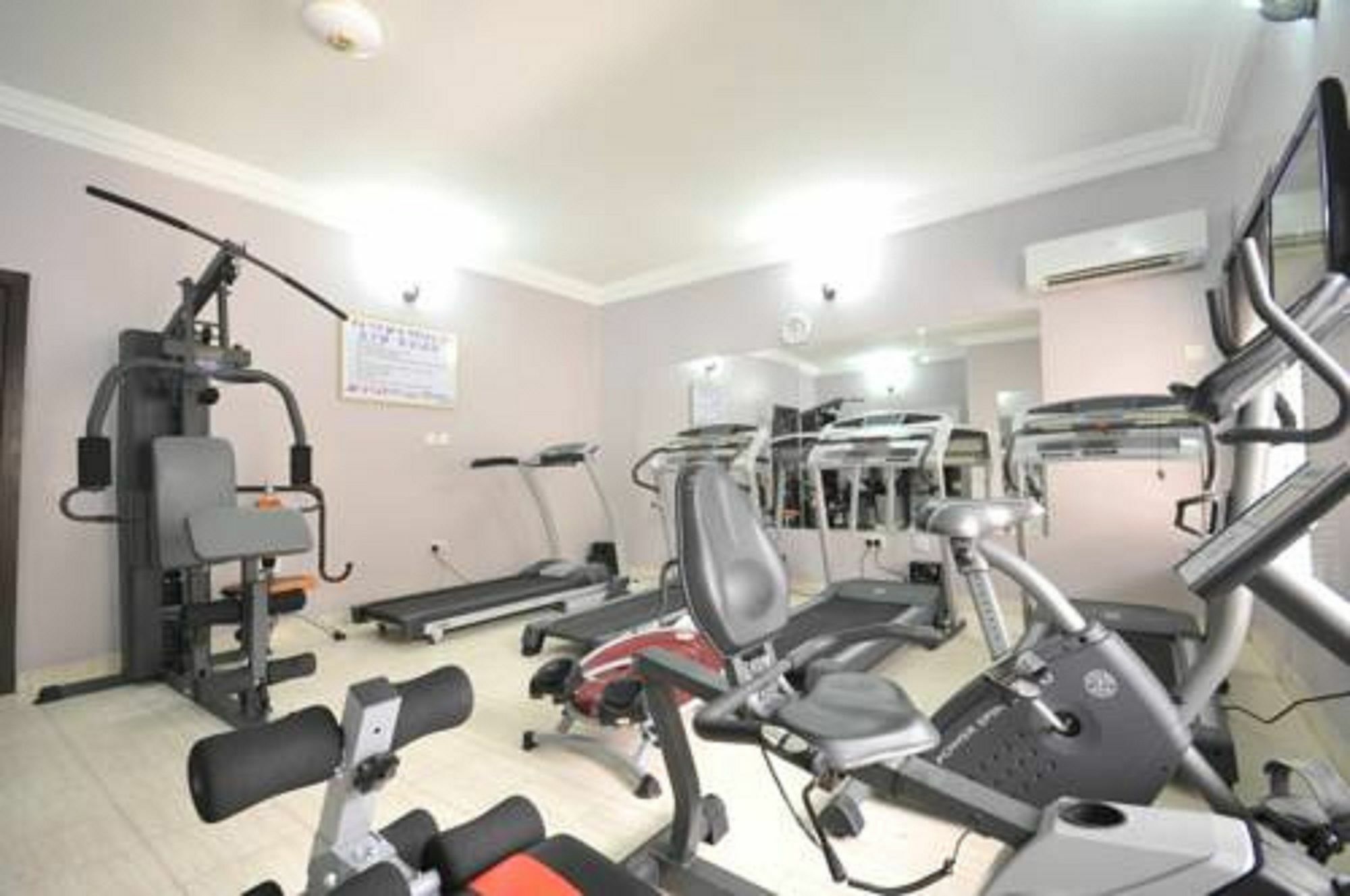 Sheer Luxury Apartments And Suites Abuja Esterno foto