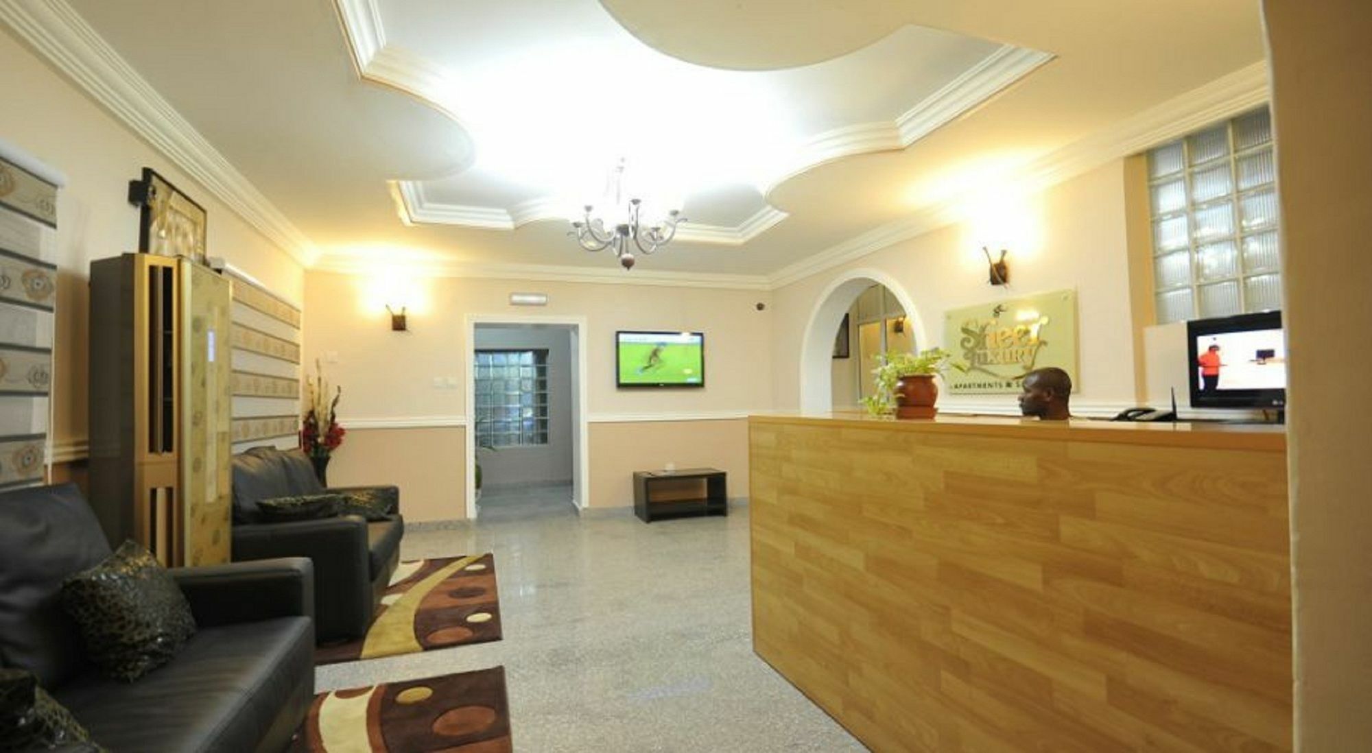 Sheer Luxury Apartments And Suites Abuja Esterno foto